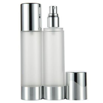 Goede prijs. Gepersonaliseerde kleur 100 ml luchtloze cosmetische container voor carrosserie/cilinder prestaties online
